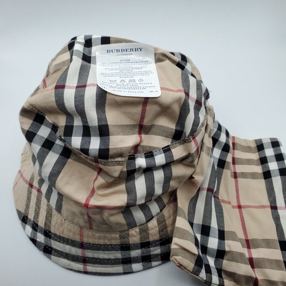 Burberry London Check reversible Bucket Hat (Black) (UNISEX) main image 10
